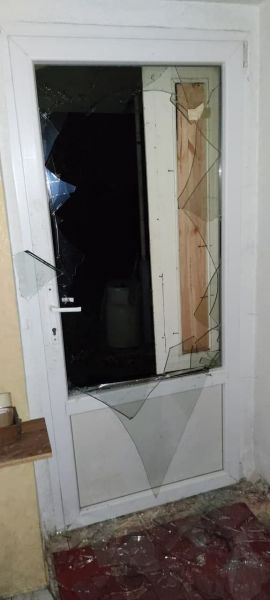 Житель Донетчины через окно залез в чужой дом с топором и пытался спрятаться за мебелью