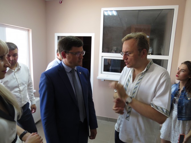 Мэр Львова завершил мониторинг передовой АТО визитом в Мариуполь (ФОТО+ВИДЕО)