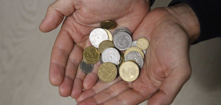 Выговор за мелочь: в Мариуполе кондуктора, не принявшую оплату монетами, могут наказать