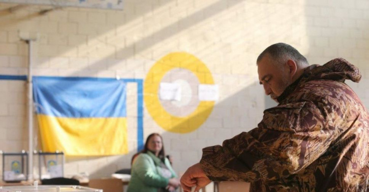 «Давайте выведем все войска»: Зеленский предложил не спешить с выборами в Донбассе