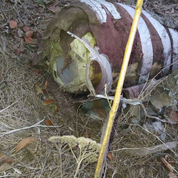 Вблизи Мариуполя под кучей хлама спрятали минометные мины