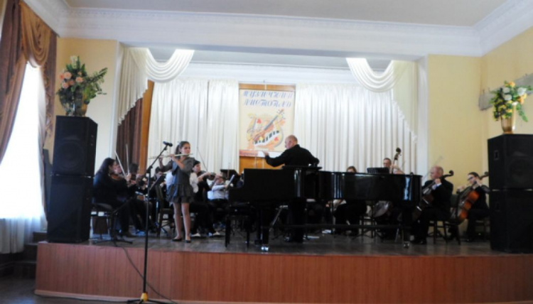 Восьмой «Музичний листопад» зазвучал в Мариуполе (ФОТО)