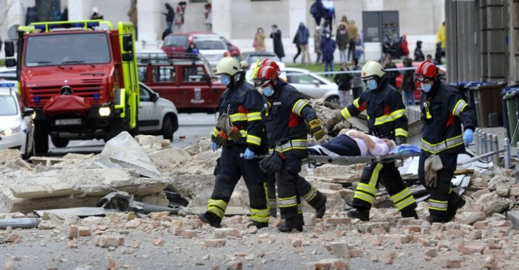 Сильное землетрясение обрушилось на Хорватию. Поврежден шпиль главного собора Загреба (ФОТО)