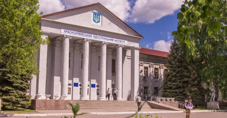 Университет-переселенец из Донецка ищет студентов, которых отчислили из других вузов 
