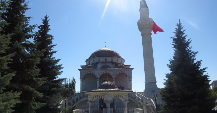 В Мариуполе прошёл священный мусульманский праздник жертвоприношения Курбан-Байрам (ФОТО)