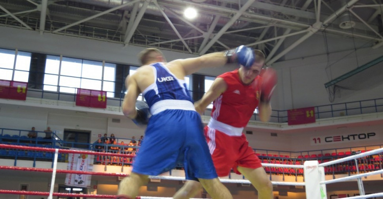 В Мариуполе прошли первые бои Кубка Украины по боксу (ФОТО+ВИДЕО)
