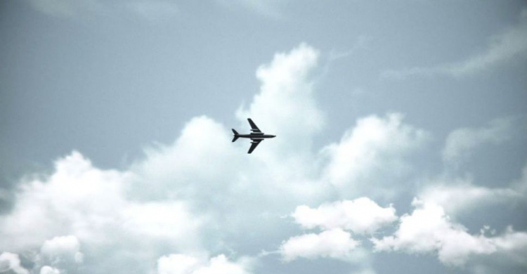 В Мариуполе уничтожили вражеский самолет, обстрелявший Сартану и Левобережный район
