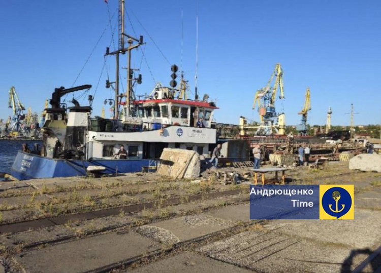 Забезпечення фронту чи посилення мародерства: навіщо росіяни поглиблюють порт у Маріуполі