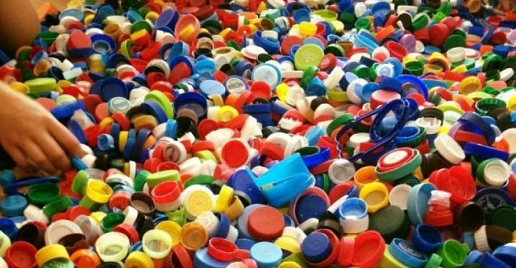 Мариупольцы собрали 40 килограмм пластиковых крышек (ФОТО)