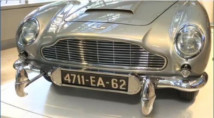 На аукционе продали авто Бонда 1965 года (ФОТО)