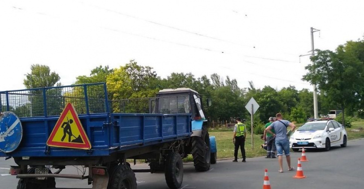 В Мариуполе произошла авария с участием трактора