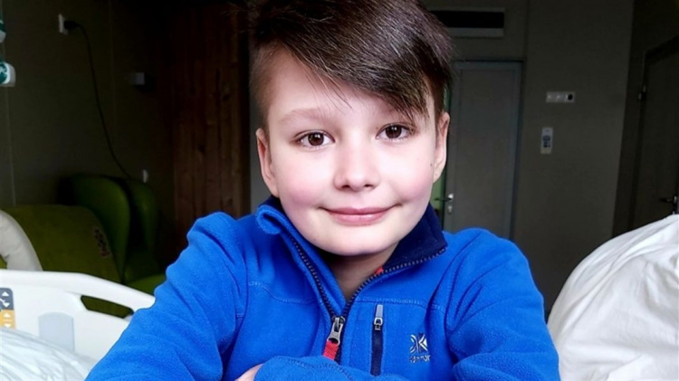 Фонд Вадима Новинского помог завершить сбор средств на лечение 11-летнего мариупольца