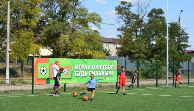Футбол, баскетбол и тренажеры: опорная школа Мариуполя станет эпицентром спорта