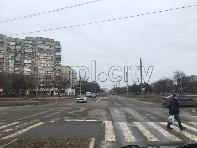 В Мариуполе собирают подписи для благоустройства опасного перекрестка