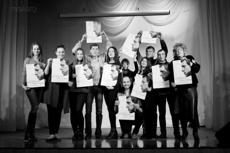 Один день - одна жизнь: Мариуполь к юбилею Высоцкого (ФОТО)