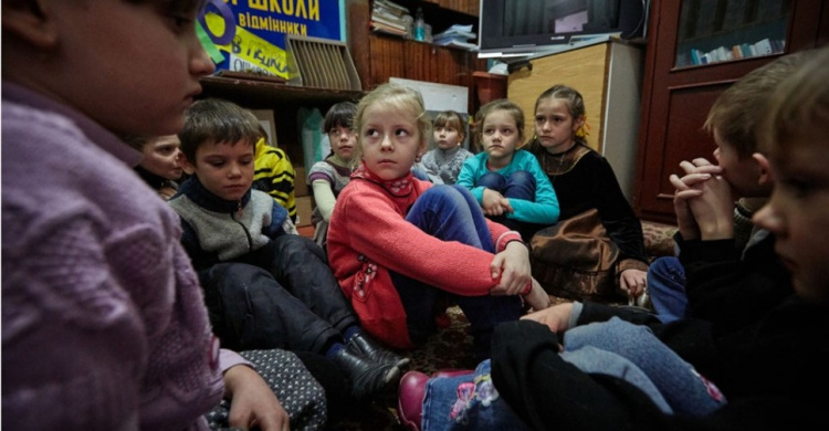 Более 200 тысяч детей в Донбассе из-за боевых действий получили психологическую травму