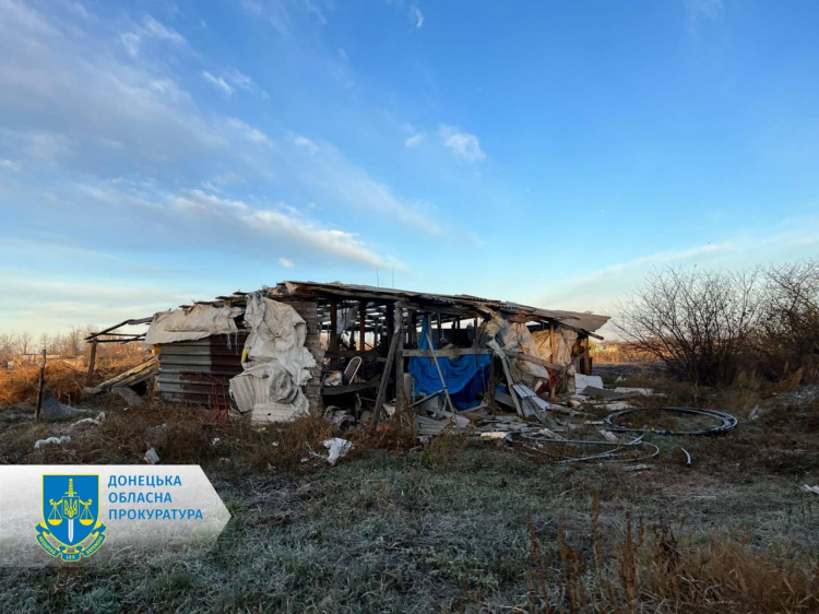 Касетними боєприпасами   - по селу: росіяни вбили трьох людей на Донеччині