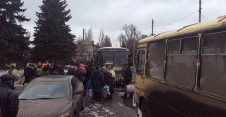 Восемьдесят автобусов и две электрички готовы для возможной эвакуации жителей Авдеевки в ближайшие 10 городов