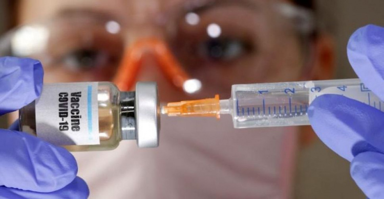 Новую вакцину от коронавируса начали тестировать на людях