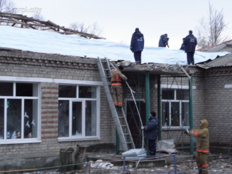 В Новолуганске после обстрела выявили десятки элементов РСЗО 