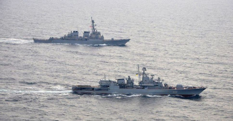 Госпогранслужба Украины выясняет обстоятельства задержания ФСБ РФ судна с украинцами в Азовском море