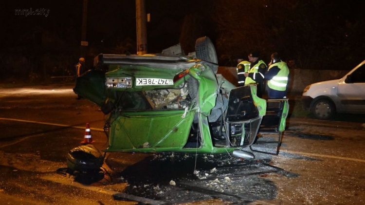 Четверо пострадавших, включая детей, в нейрохирургии после страшной аварии в Мариуполе (ФОТО)
