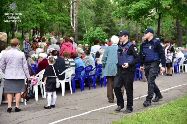 Полиция: празднование 72-й годовщины победы прошло в Мариуполе без серьёзных эксцессов (ФОТО)