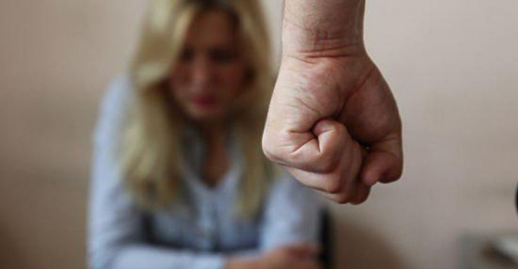 В Мариуполе полиция 500 раз выезжала на борьбу с домашним насилием (ВИДЕО)