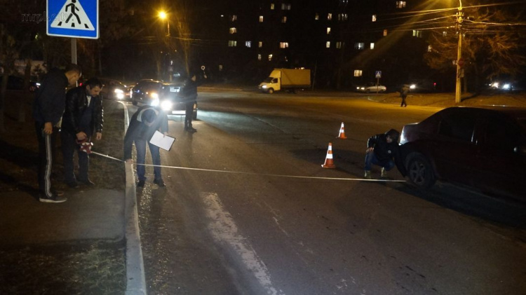  На пешеходном переходе в Мариуполе сбит человек (ФОТО)