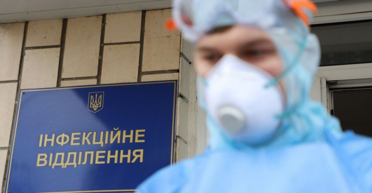 Почти три тысячи человек заболели коронавирусом в Украине за сутки