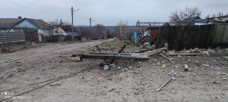 Под Мариуполем украинские военные уничтожили российские Рысь и КамАЗ