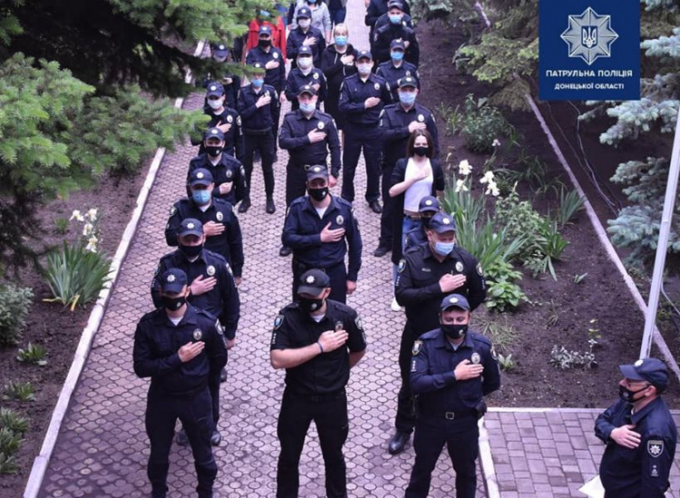 «Служить и защищать»: мариупольские патрульные отметили свою четвертую годовщину (ФОТО+ВИДЕО)