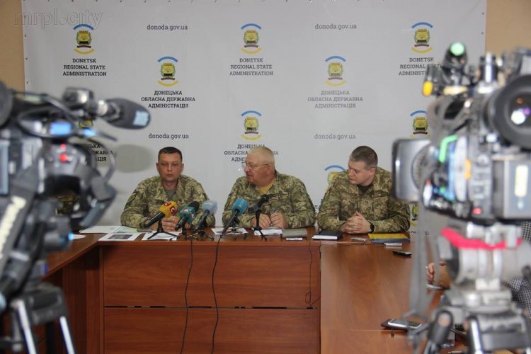 На передовой в Донбассе задержали заблудившихся военных медиков из Питера (ФОТО)