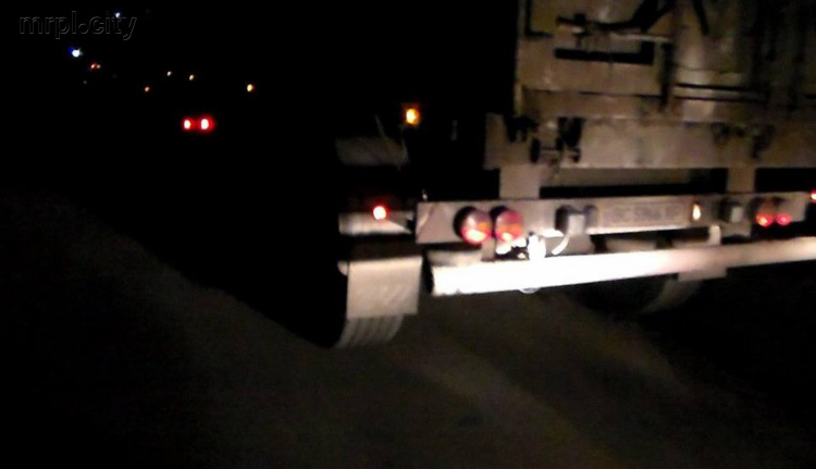 В Донбассе полицейские задержали 5 грузовиков с мусором из Львова (ФОТО)