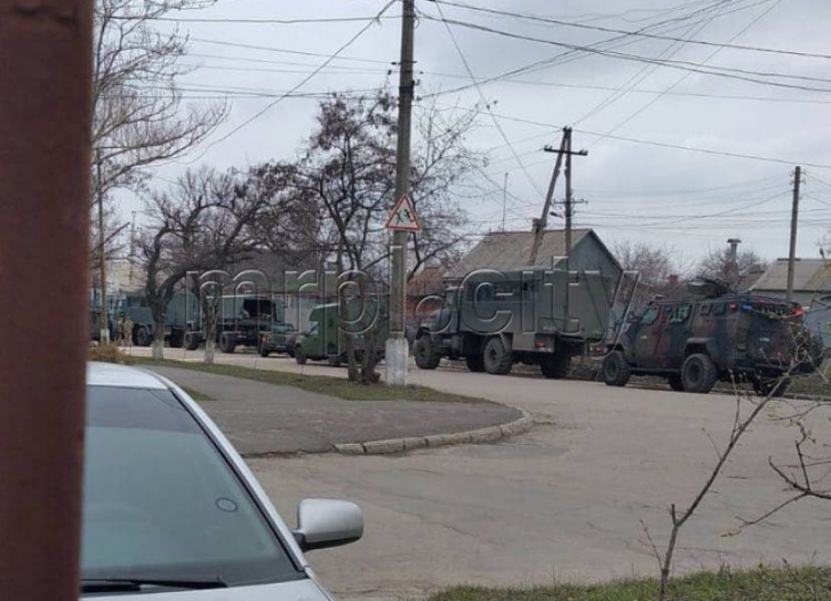 Владимир Зеленский посетит передовые позиции в Донбассе, где гибнут украинские военные. В Мариуполе проходят учения?