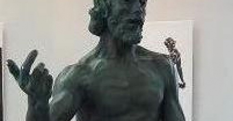 Мариупольскому музею подарили бронзовую реплику скульптуры «Иоанн Креститель» (ФОТО)
