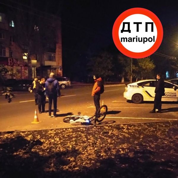 В Мариуполе автомобиль «подрезал» велосипедиста и скрылся?