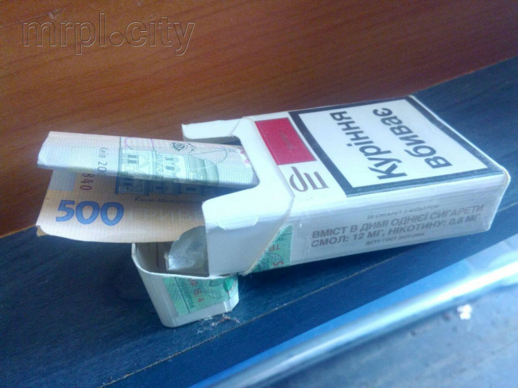 Сыр и сигареты: на КПВВ 