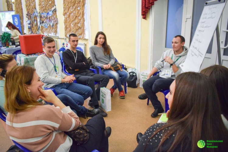Мариупольская молодежь мотивировала сверстников использовать гранты для улучшения города (ФОТО)