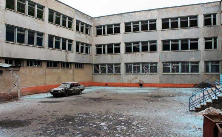 В Мариуполе россияне отменили школьные каникулы и продлили учебный год