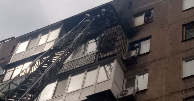 В Мариуполе ликвидировали пожар на 9-м этаже жилого дома