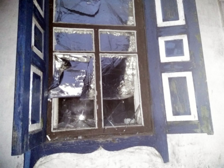 На окраинах Торецка в результате обстрела повреждены два дома
