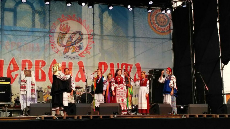 В Мариуполе открыт всеукраинский фестиваль «Червона рута» (ФОТО+ВИДЕО)