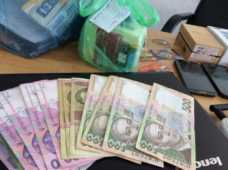 Киберпреступники из Мариуполя воровали деньги у малышей, больных раком (ФОТО)