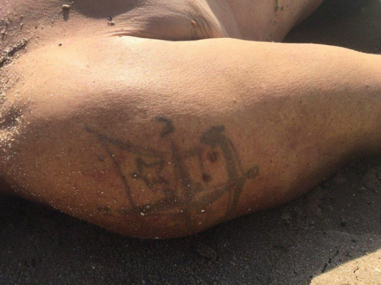 В Мариуполе просят опознать личность утонувшего мужчины (ФОТО 18+)