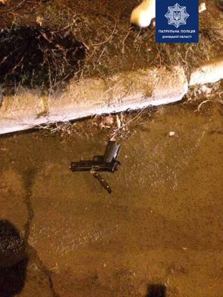 На Левобережье Мариуполя нетрезвый мужчина стрелял по прохожим (ФОТО)