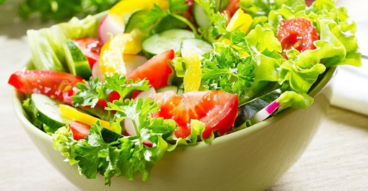 «Золотой» салат к первомаю: на Донетчине фрукты и овощи продолжают бить ценовые рекорды