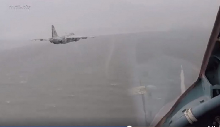 По тревоге в небо над Азовским морем поднялись штурмовики Су-25 (ФОТО+ВИДЕО)
