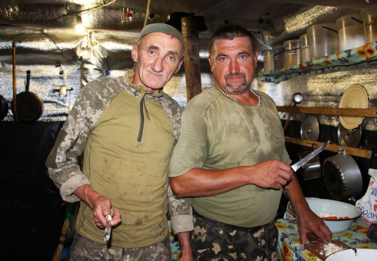 Ресторан на передовой: чем кормят бойцов ВСУ на Донбассе (ФОТО+ВИДЕО)