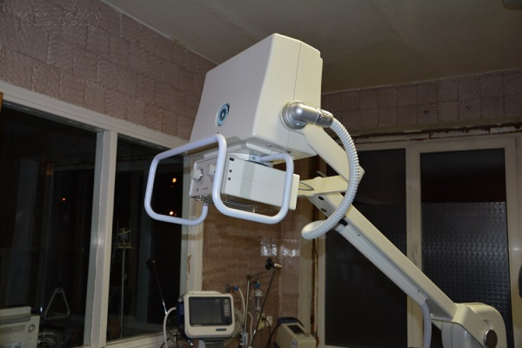 Франция подарила мариупольской больнице мобильный рентген-аппарат (ФОТО)